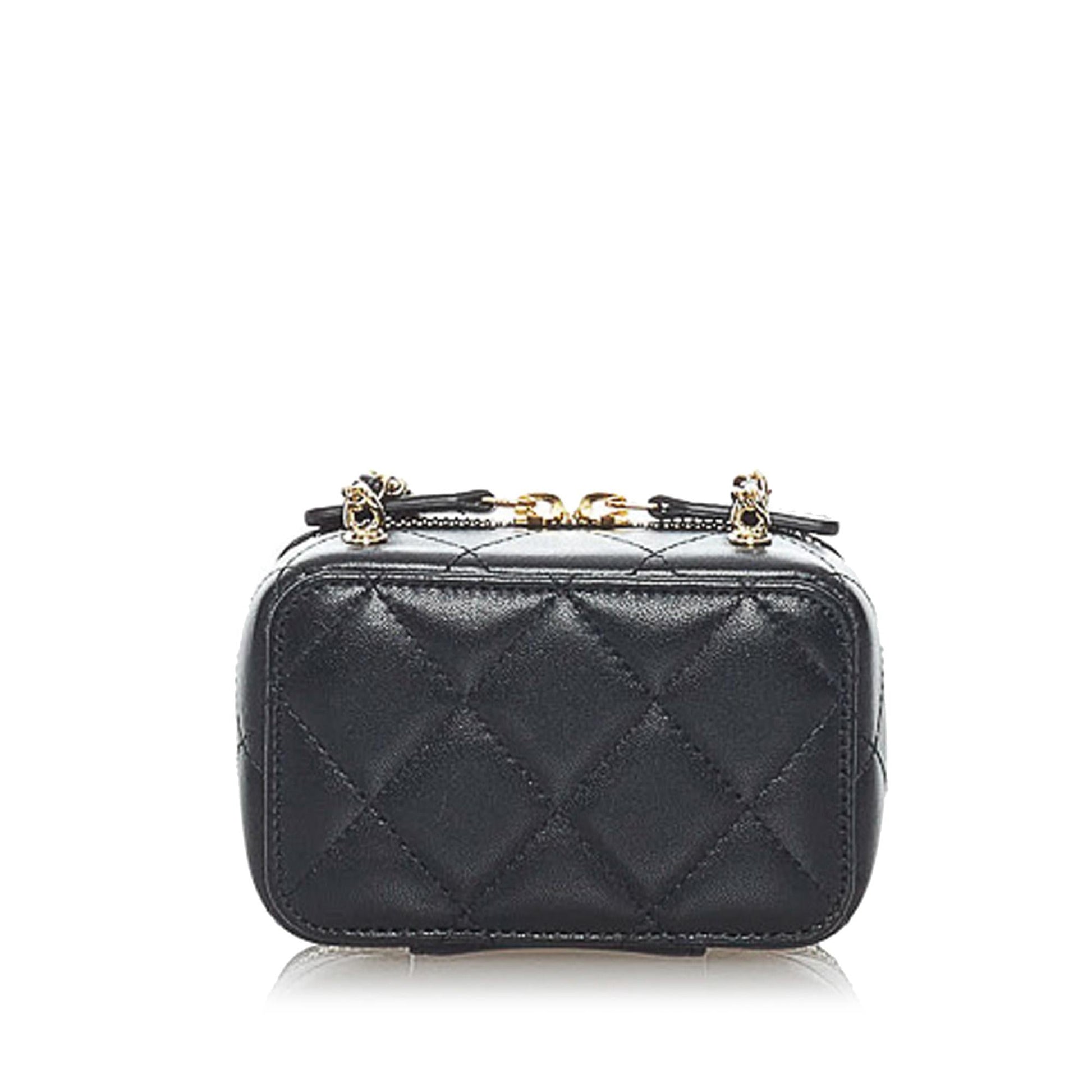 Chanel Square Classic Quilted Lambskin Flap (Shg-Dhk2Mq) Bag