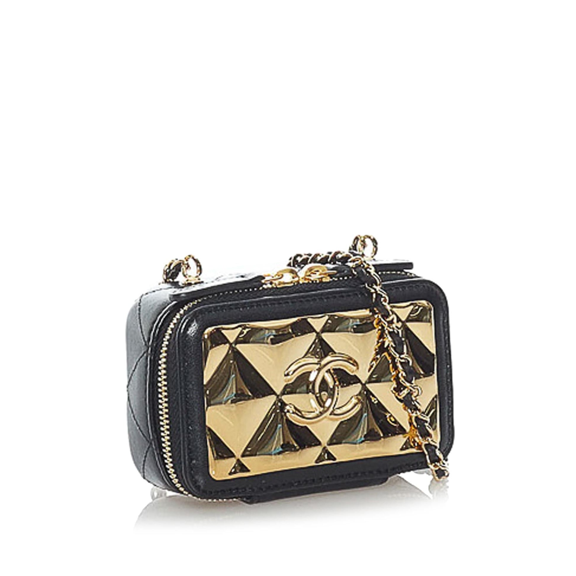 Chanel Square Classic Quilted Lambskin Flap (Shg-Dhk2Mq) Bag