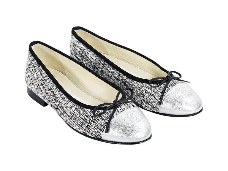 Chanel let Flats Silver Hat