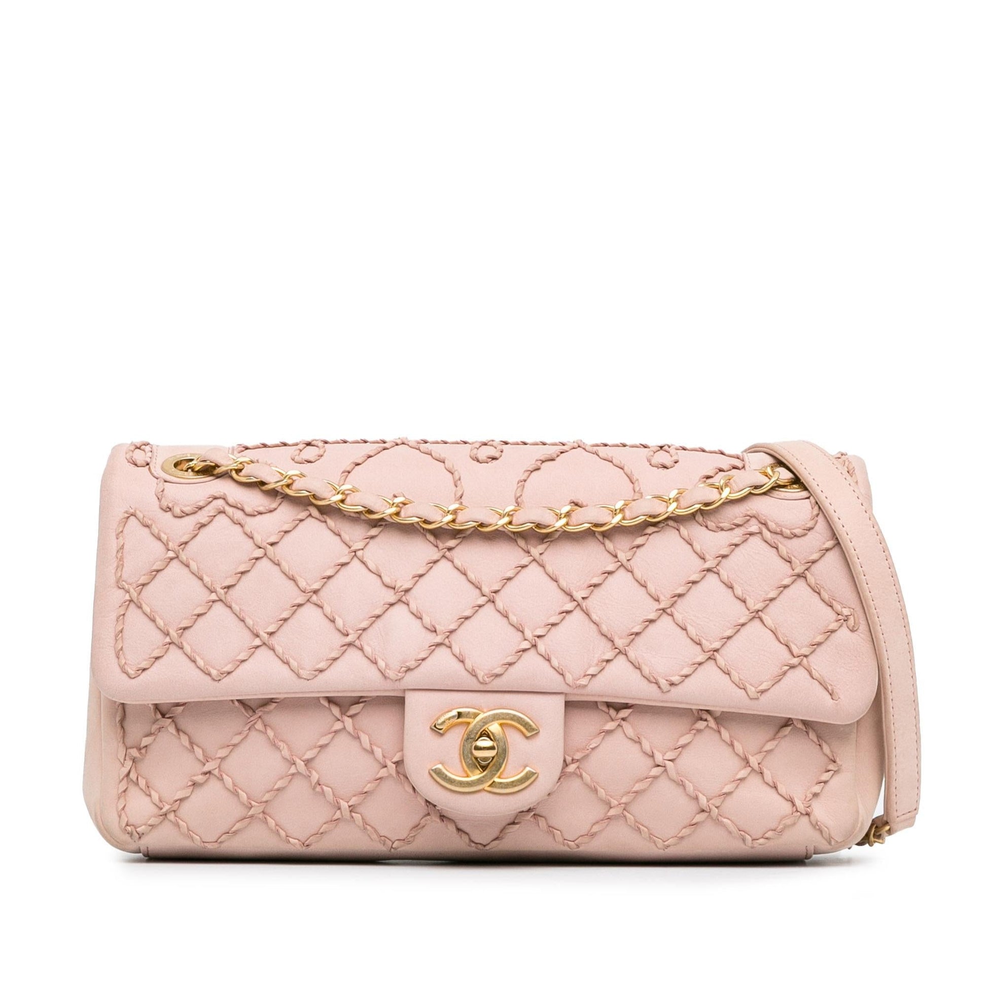 Chanel Twist Quilted Heart Flap (Shg-Uzx9En) Bag