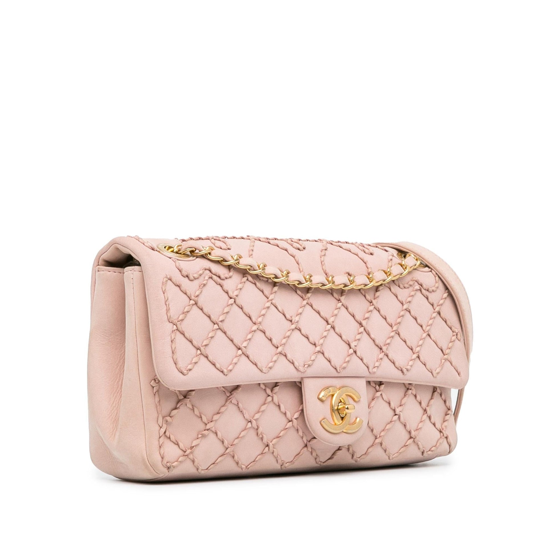 Chanel Twist Quilted Heart Flap SHG-uZx9EN Handbag