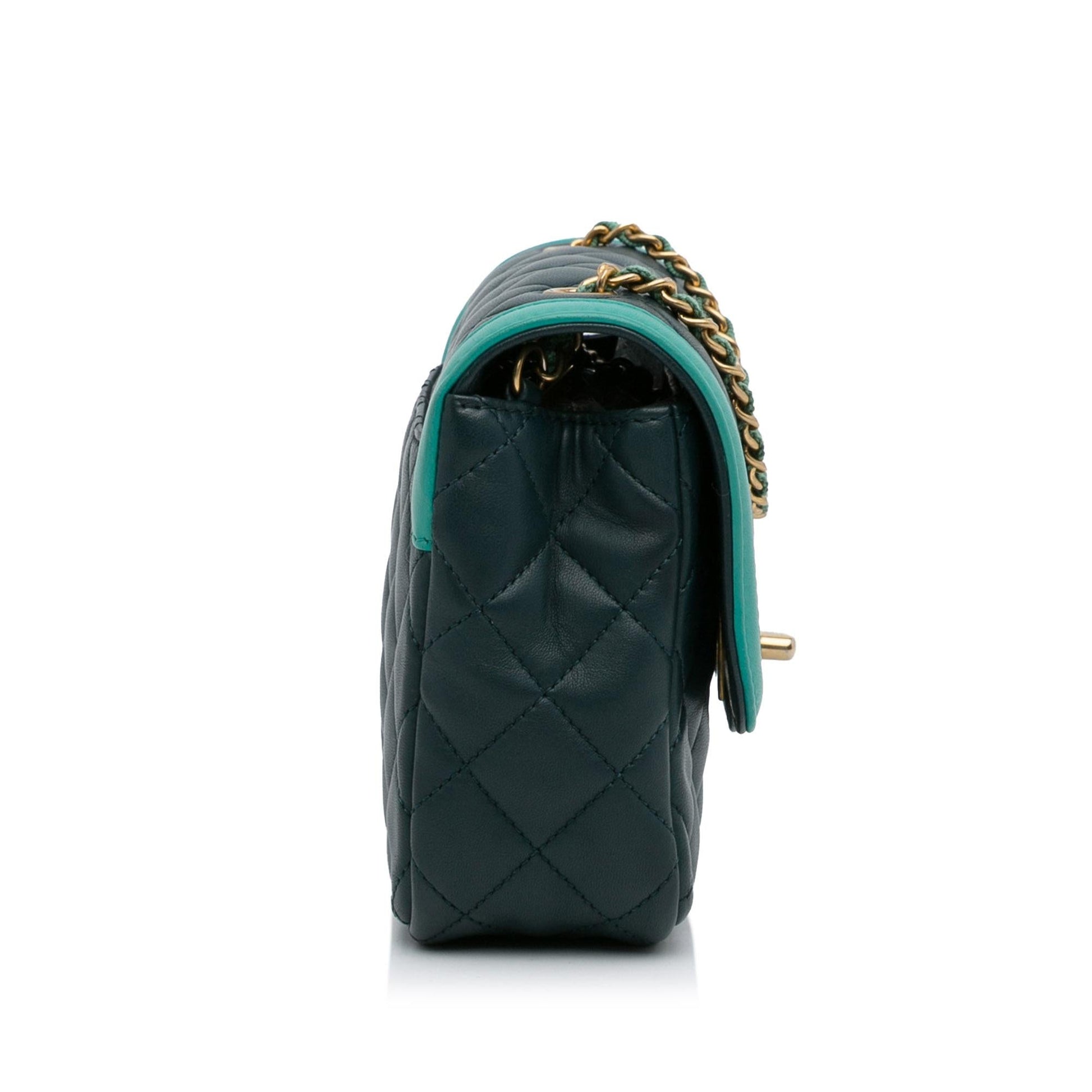Chanel Two-Tone Day Flap SHG-Qdyuoq Shoulder Bag