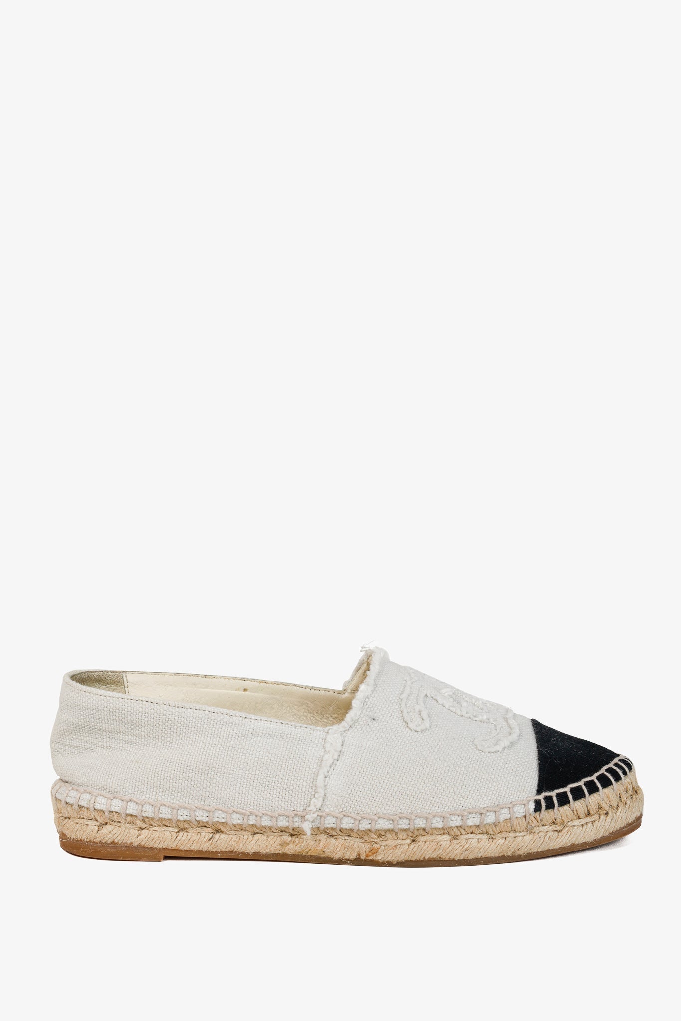 Chanel Fraying Cc Textile Espadrille Flats In White And Black Women Shoes