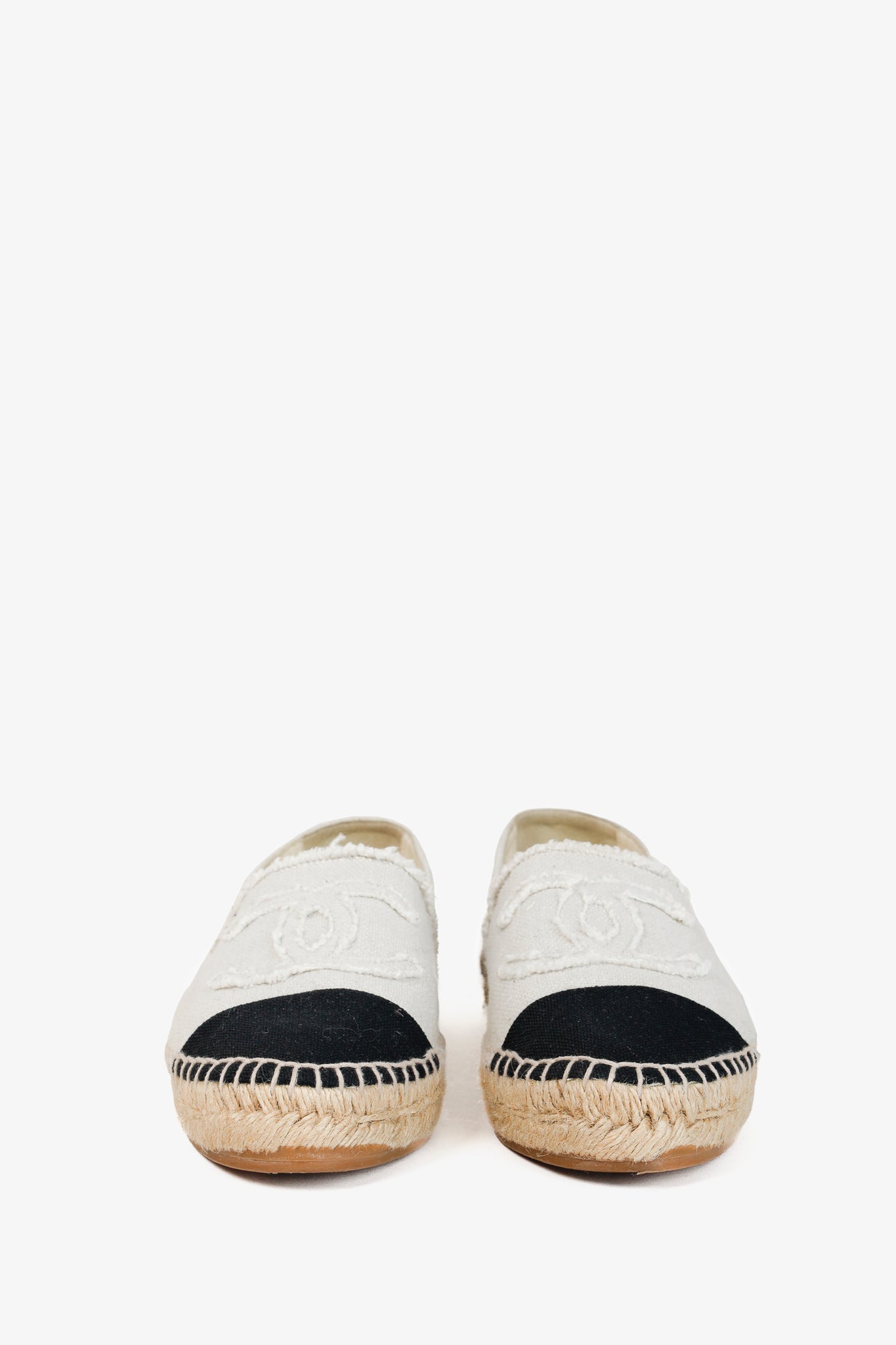 Chanel Fraying Cc Textile Espadrille Flats In White And Black Women Shoes