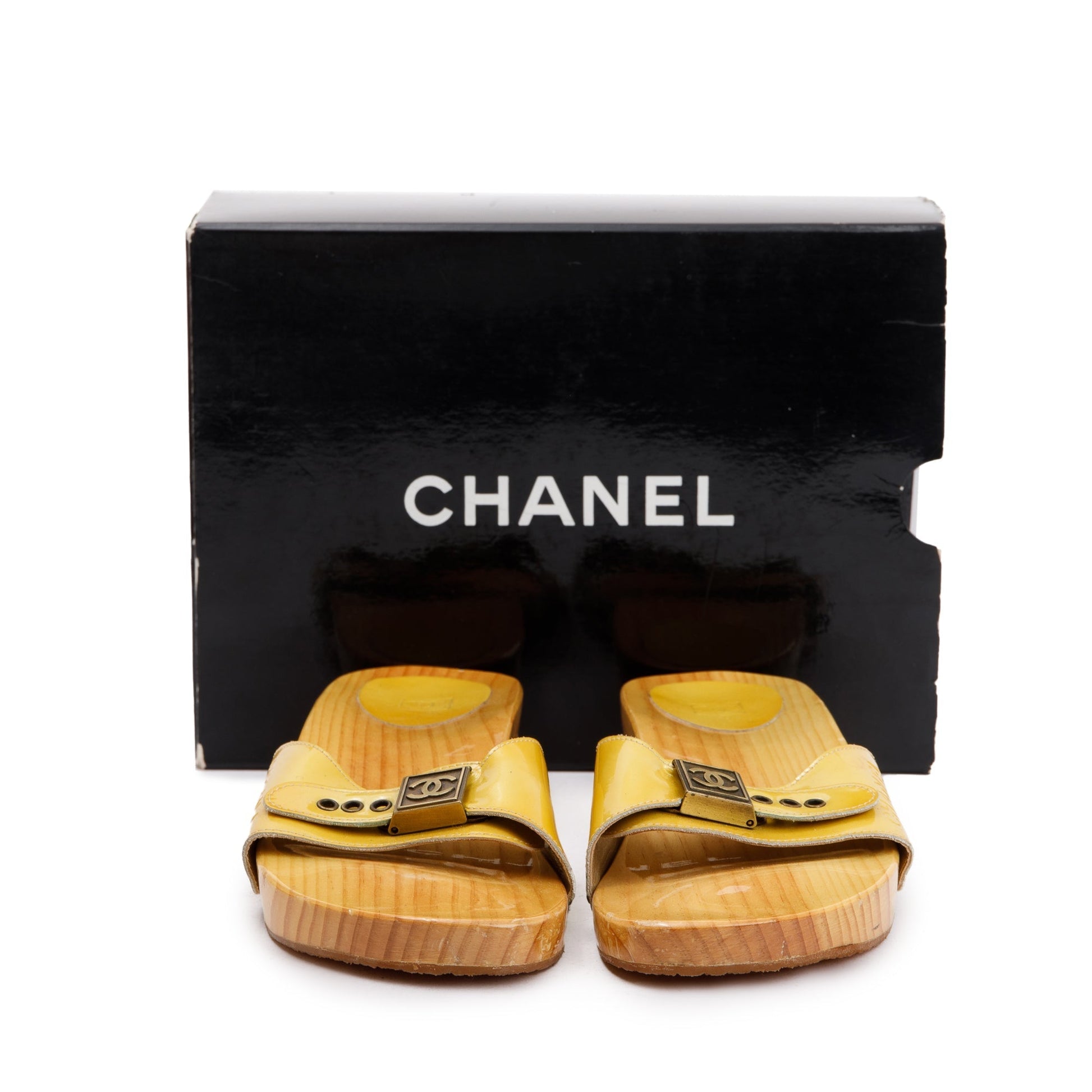 Chanel Wooden Patent Interlocking CC Logo Leather Yellow Travel Bag