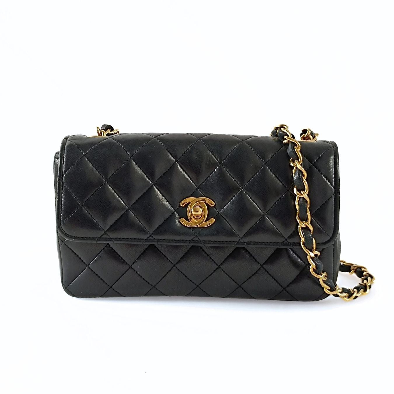 Chanel Chanel Chanel borsa a tracolla Mini Matelasse in pelle di agnello nera