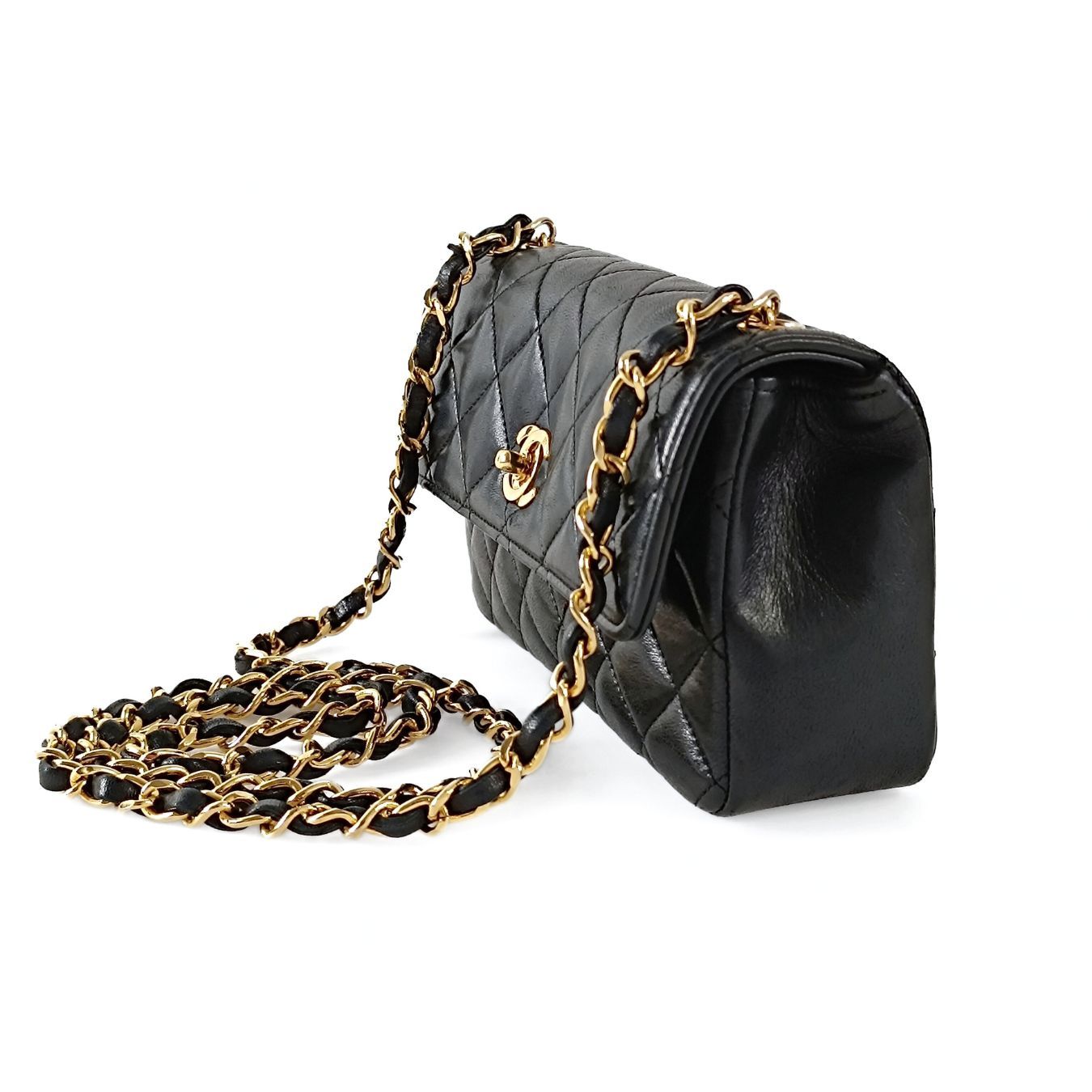 Chanel Chanel Chanel borsa a tracolla Mini Matelasse in pelle di agnello nera