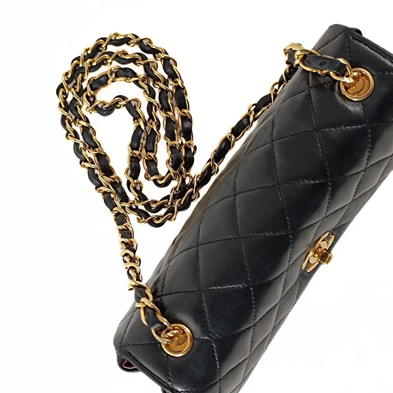 Chanel Chanel Chanel borsa a tracolla Mini Matelasse in pelle di agnello nera