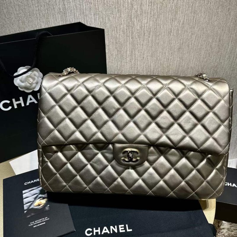Chanel Chanel Flap Bag Bg02134 Handbag