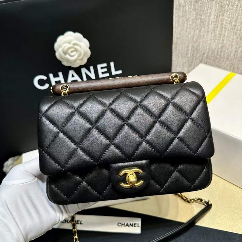 Chanel Chanel Flap Bag Bg02143 Handbag