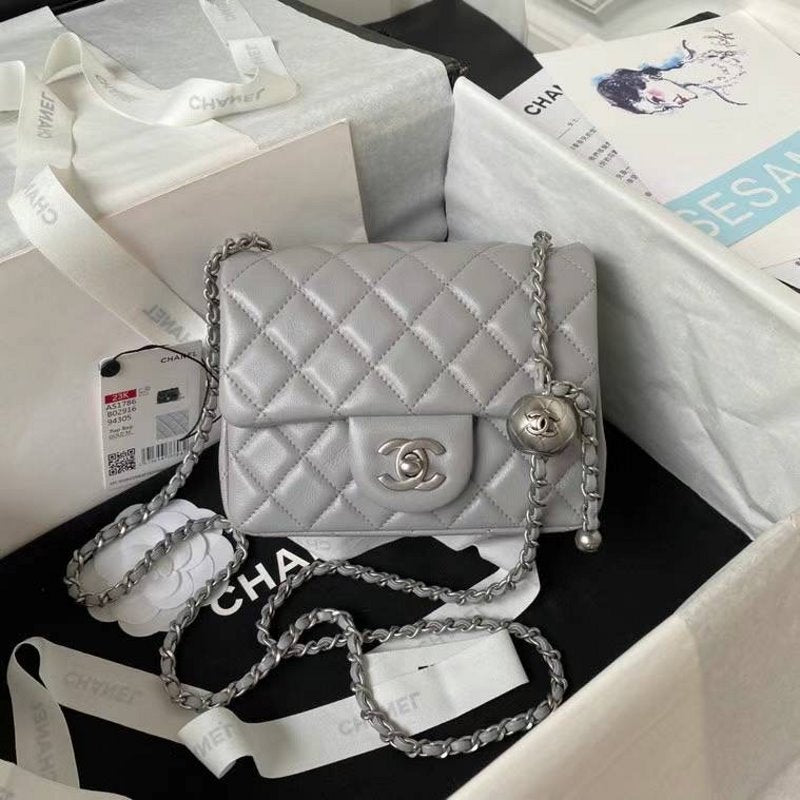 Chanel Chanel Flap Bag Bg02807 Handbag