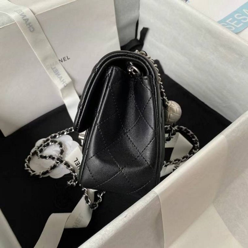 Chanel Chanel Flap Bag Bg02809 Handbag