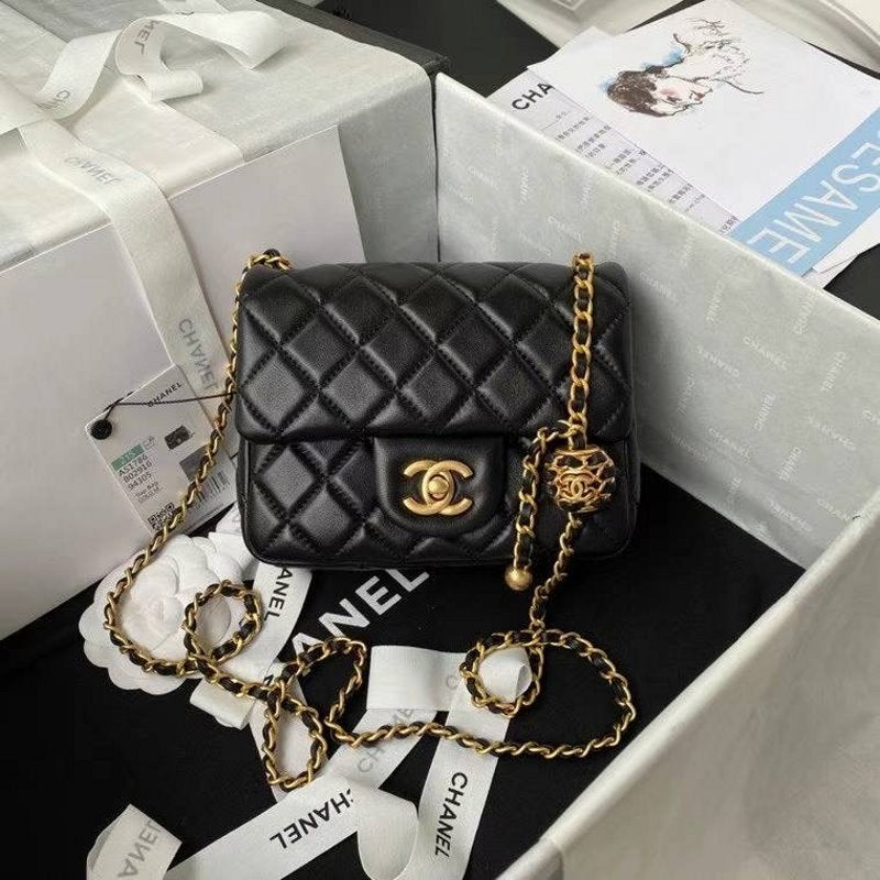 Chanel Chanel Flap Bag Bg02811 Handbag