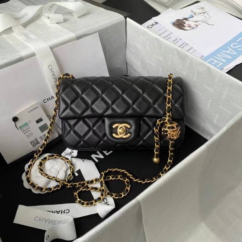 Chanel Chanel Flap Bag Bg02812 Handbag
