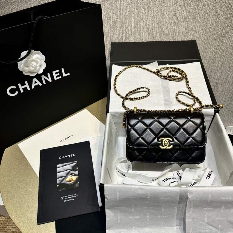 Chanel Shoulder Bag Bag Bg030577