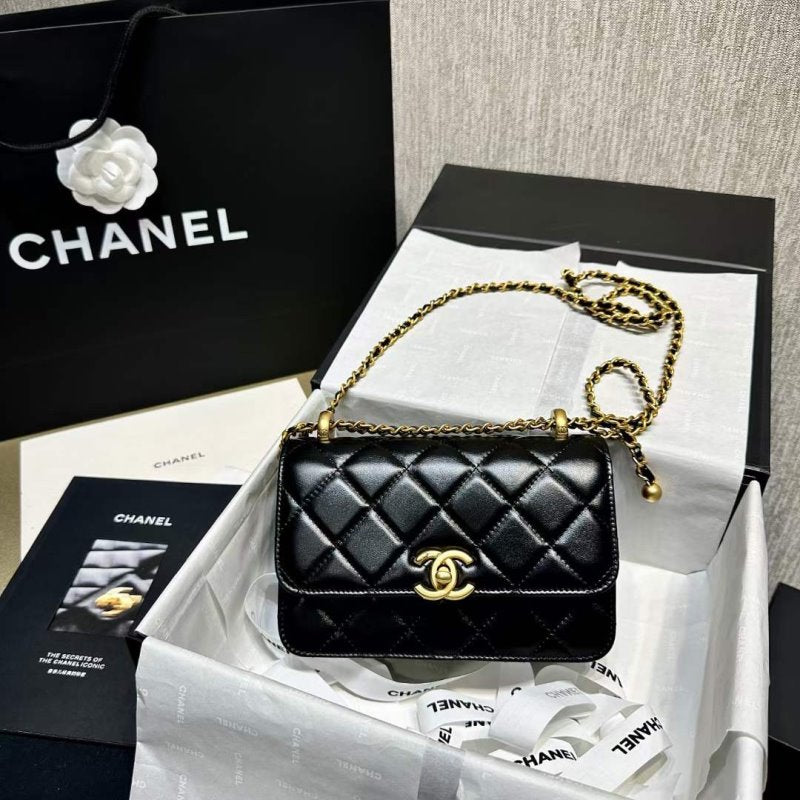 Chanel Shoulder Bag Bag Bg030577