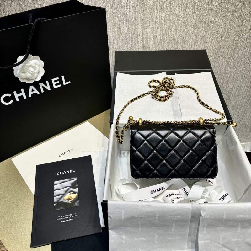 Chanel Shoulder Bag Bag Bg030577
