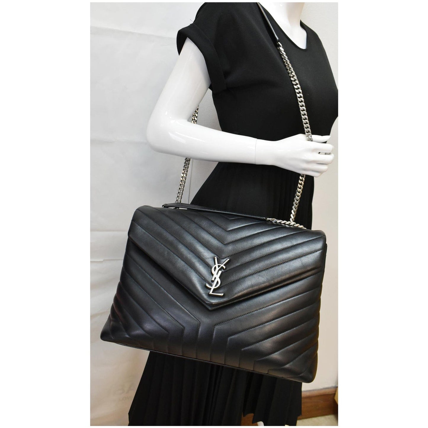 YSL Saint Laurent Saint Large Loulou Chain Shoulder Bag Leather Matelasse Bag Black