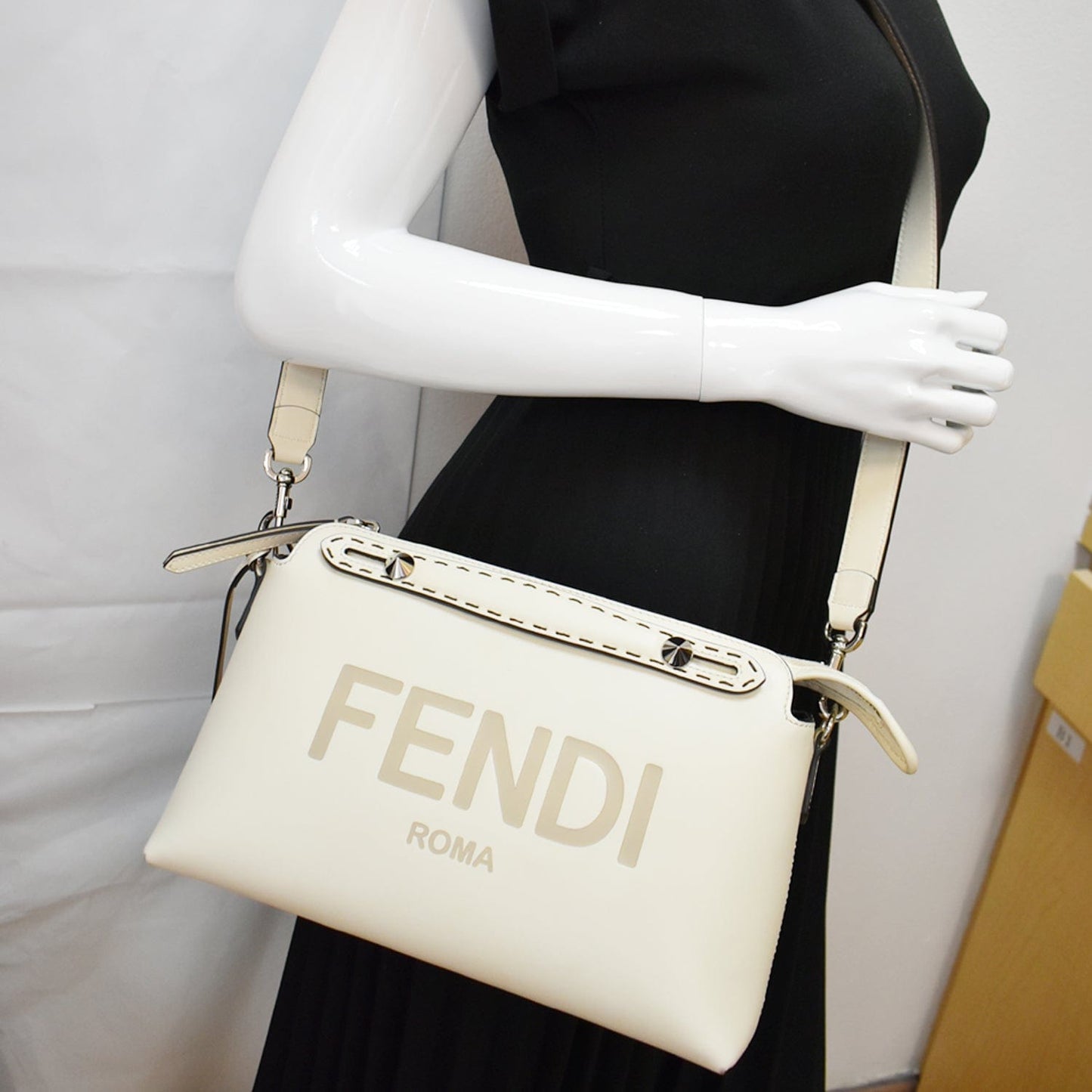 Fendi By The Way Boston Bag Leather White Shoulder Bag