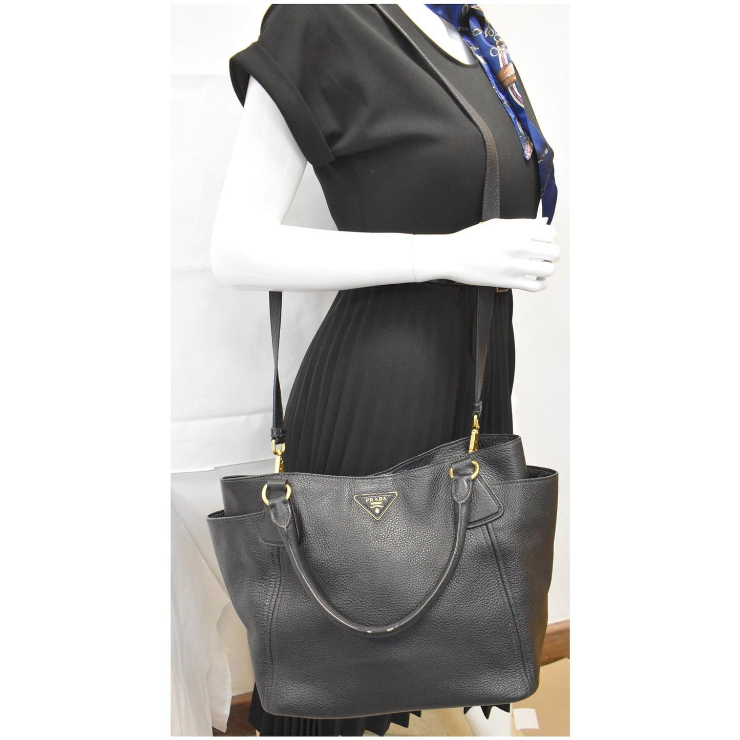 Prada Vitello Daino Side Pocket Tote Shoulder Bag Leather Black