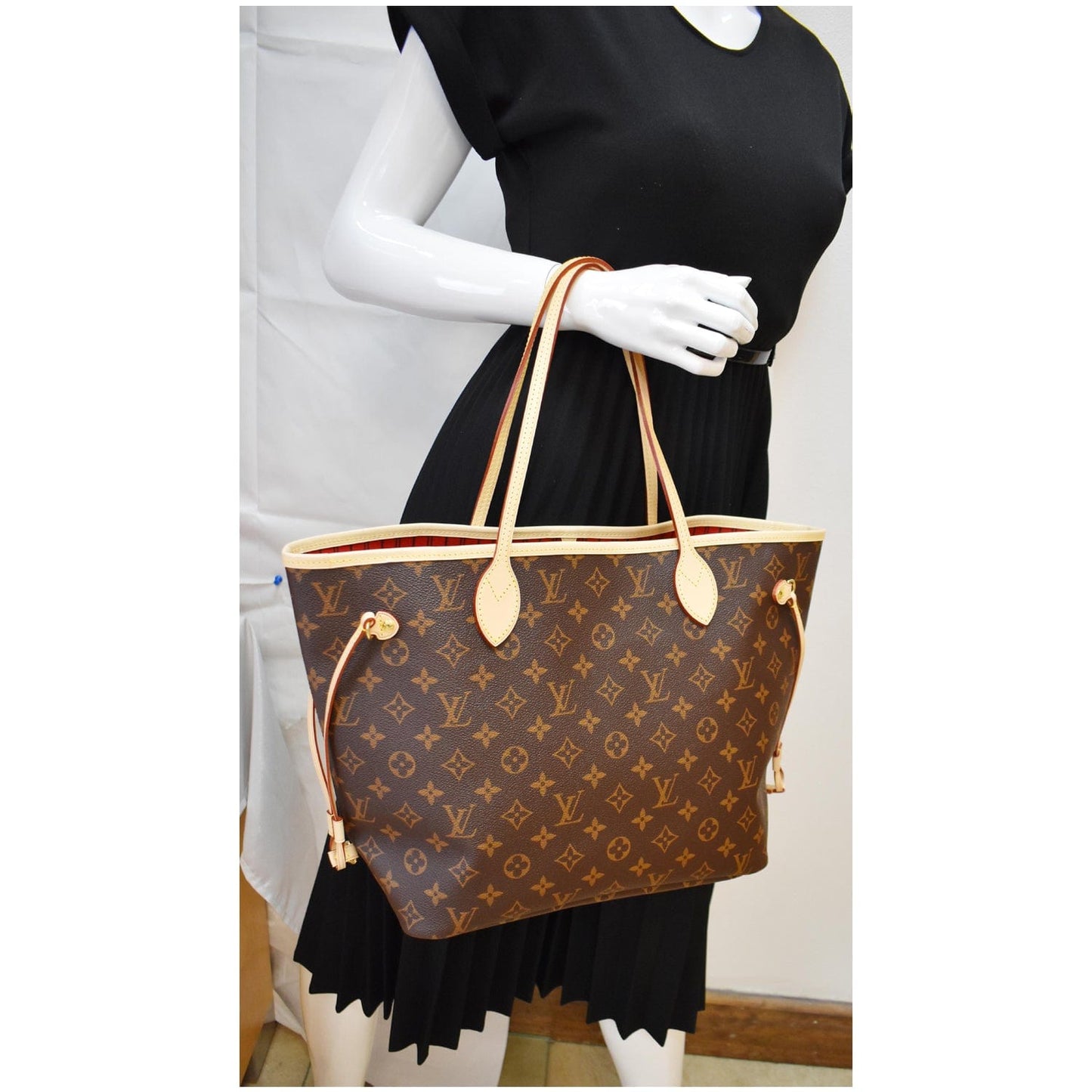 Louis Neverfull Mm Tote Bag New Year Canvas Monogram