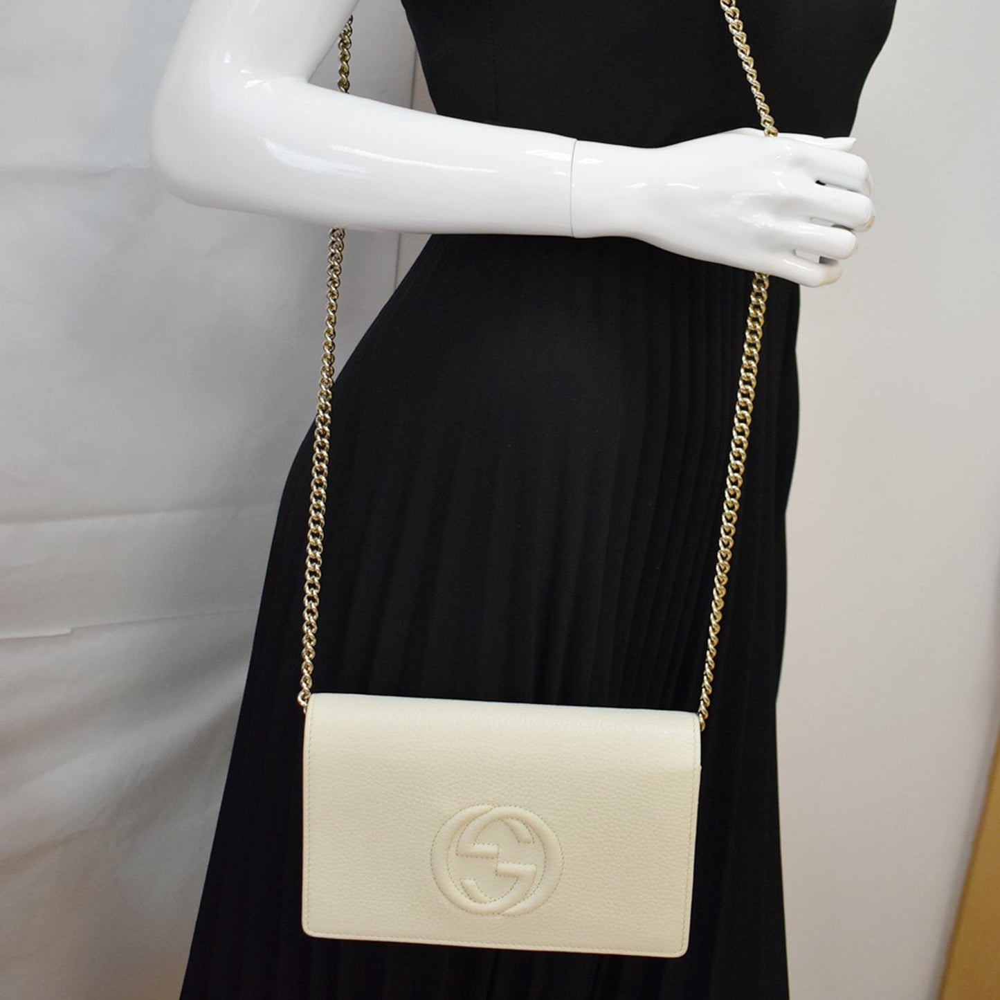 Gucci Soho Pebbled Wallet On Chain Crossbody Bag Leather Cream