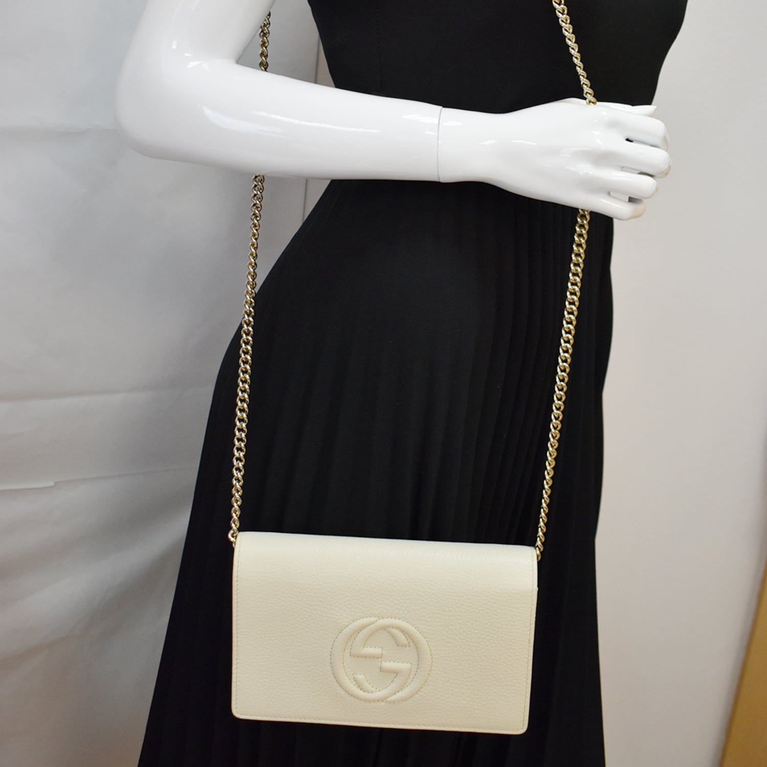 Gucci Soho Pebbled Wallet On Chain Crossbody Bag Leather Cream