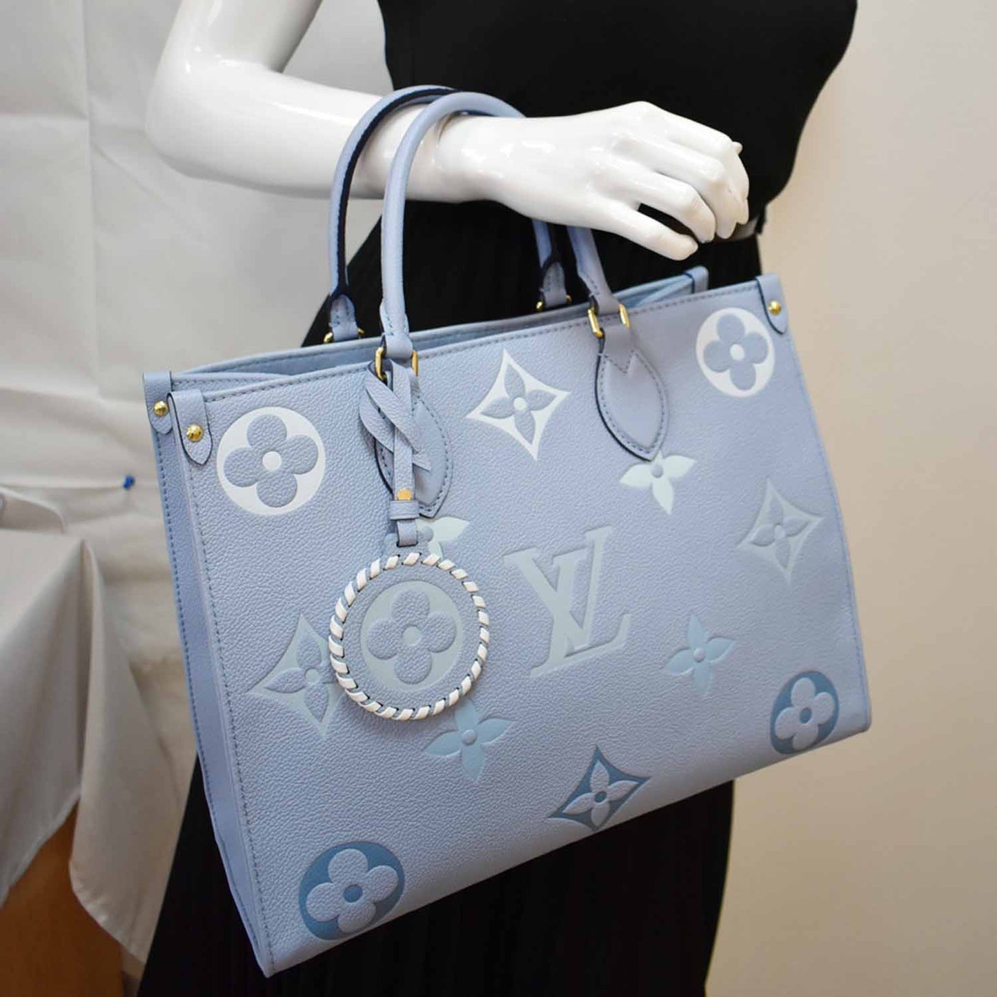 Louis Onthego Mm Giant Empreinte Tote Shoulder Monogram Blue Shoulder Bag