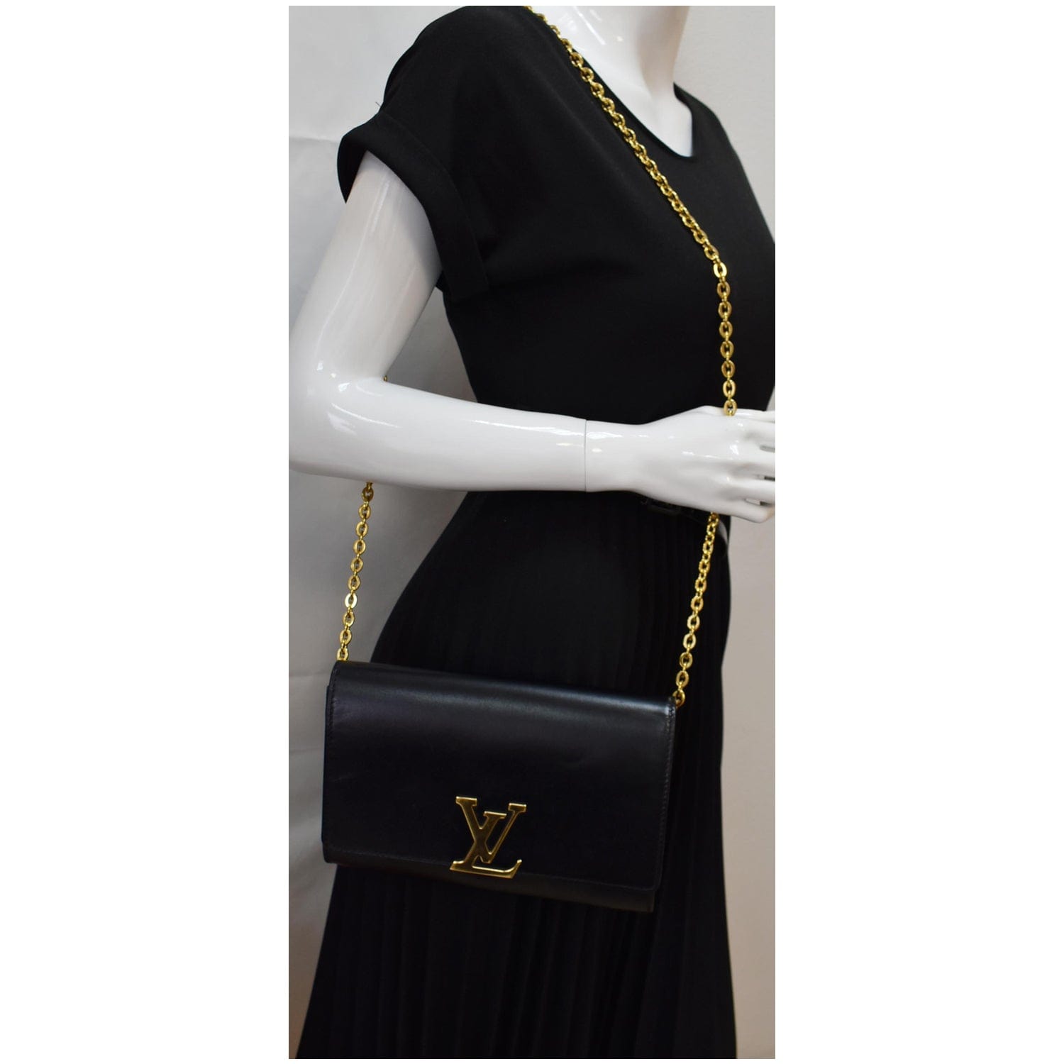 Louis Louise Gm Shoulder Bag Leather Black