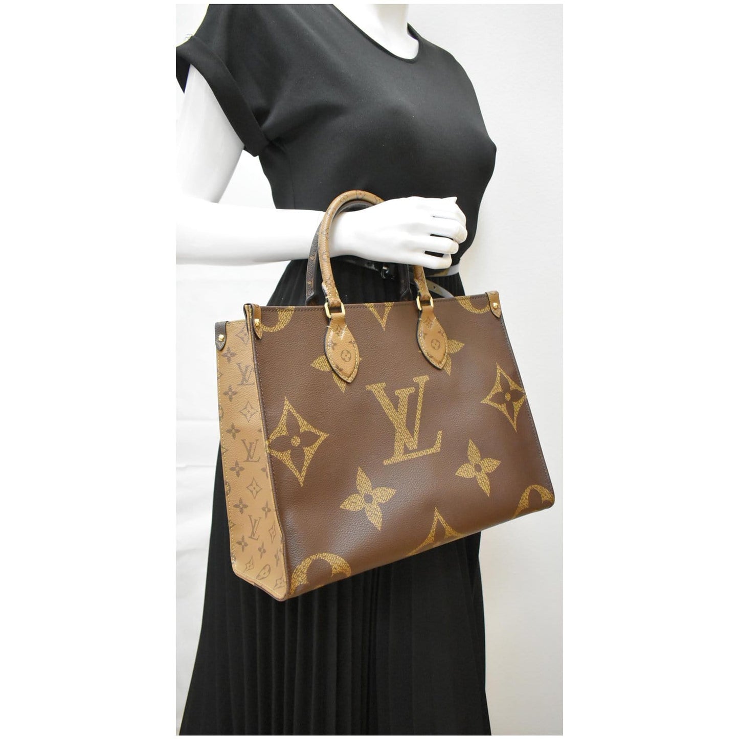 Louis Onthego Mm Giant Tote Shoulder Bag Canvas Monogram
