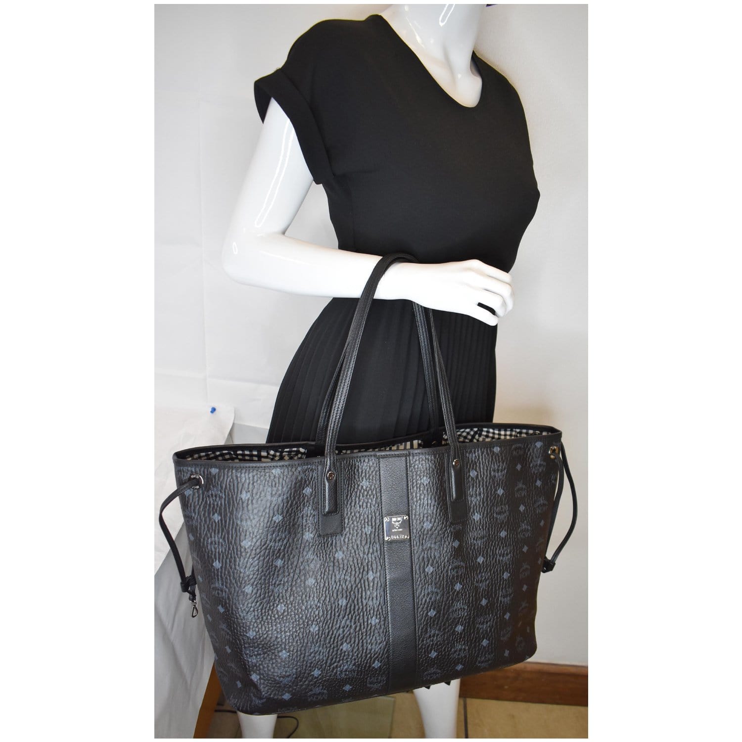 MCM Liz Visetos Reversible Shopper Tote Bag Black Large