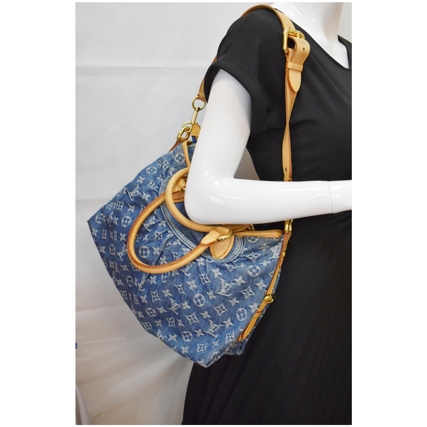 Louis Cabby Mm Shoulder Bag Denim Monogram