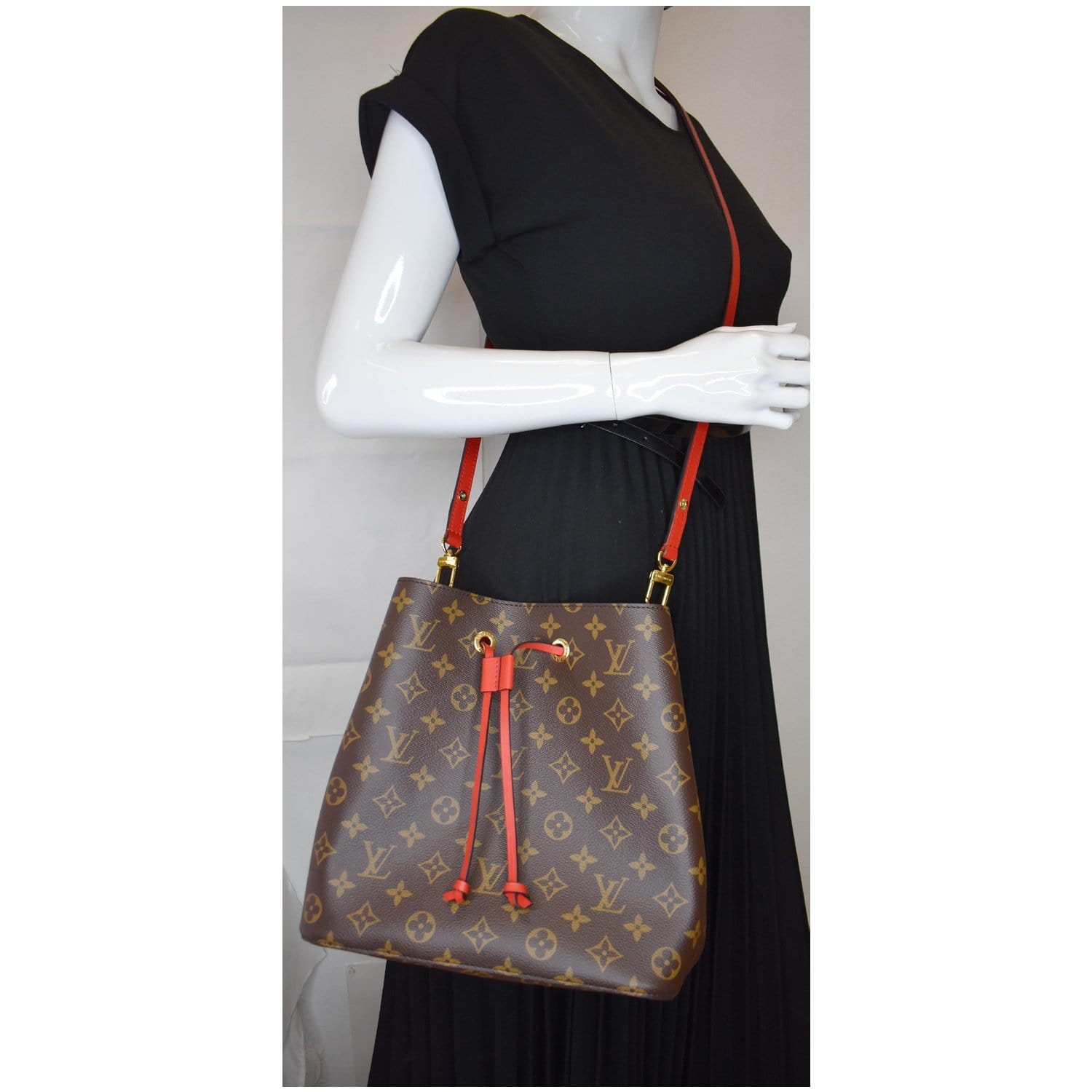 Louis Neonoe Crossbody Bag Coquelicot Canvas Monogram
