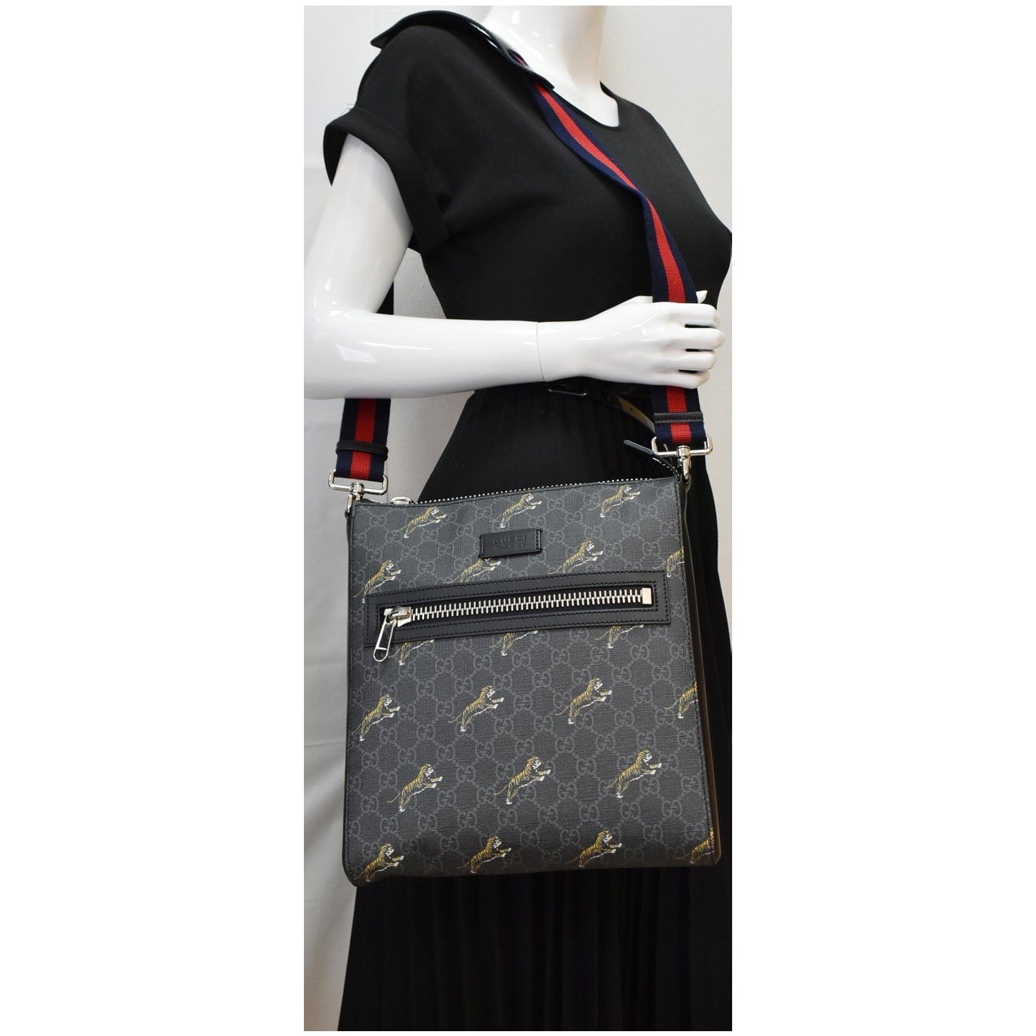 Gucci Bestiary Tigers Supreme Square Messenger Bag Black Crossbody Bag
