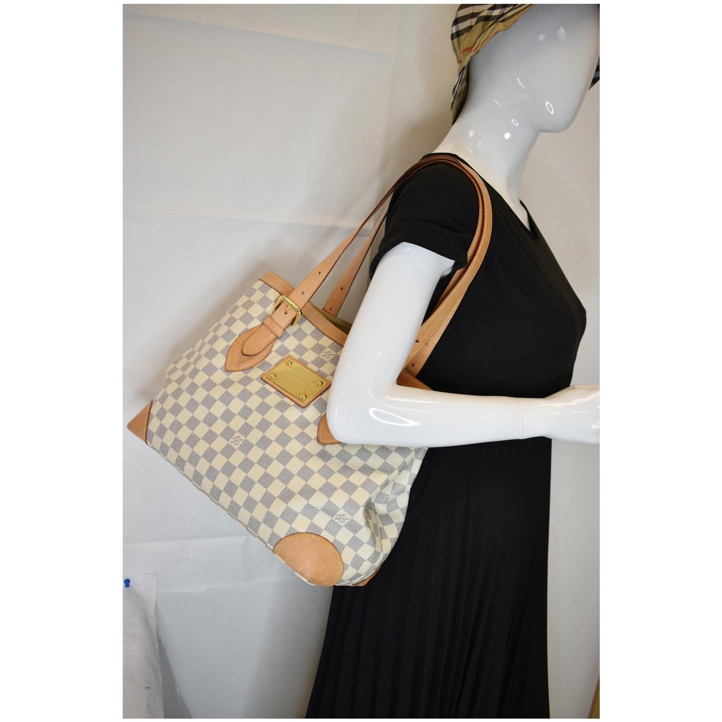 Louis Damier Azur Hampstead Mm Shoulder Bag White