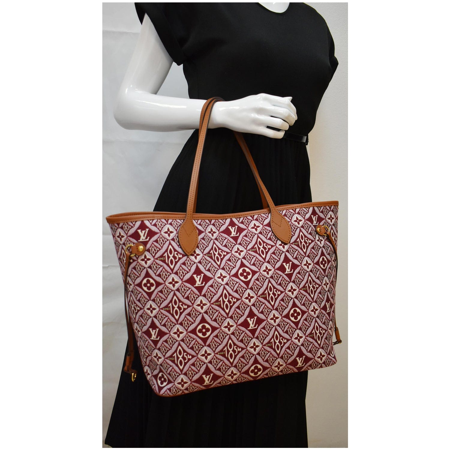 Louis Neverfull Mm Since Jacquard Shoulder Bag Red