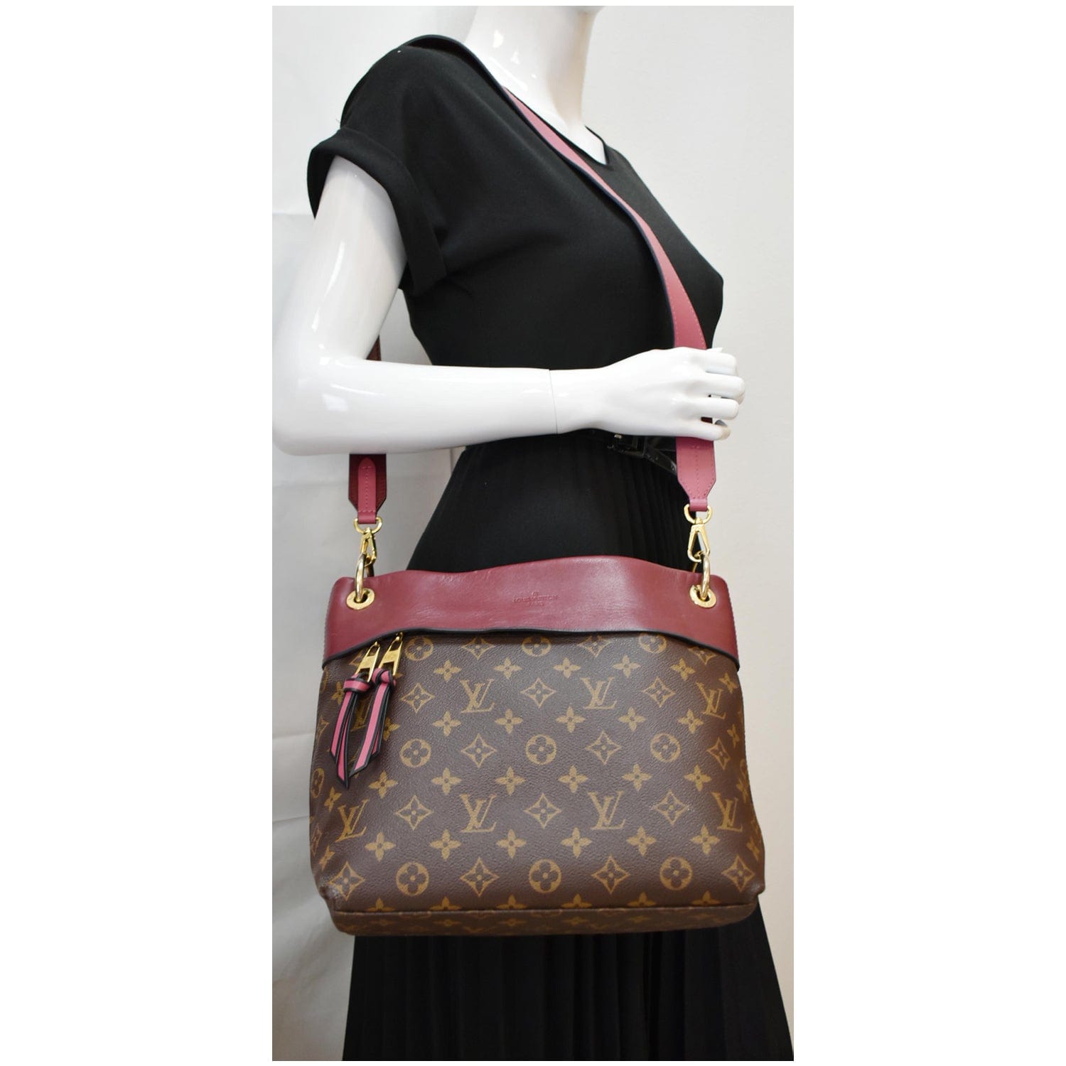 Louis Tuileries Besace Shoulder Bag Rose Bruyere Canvas Monogram
