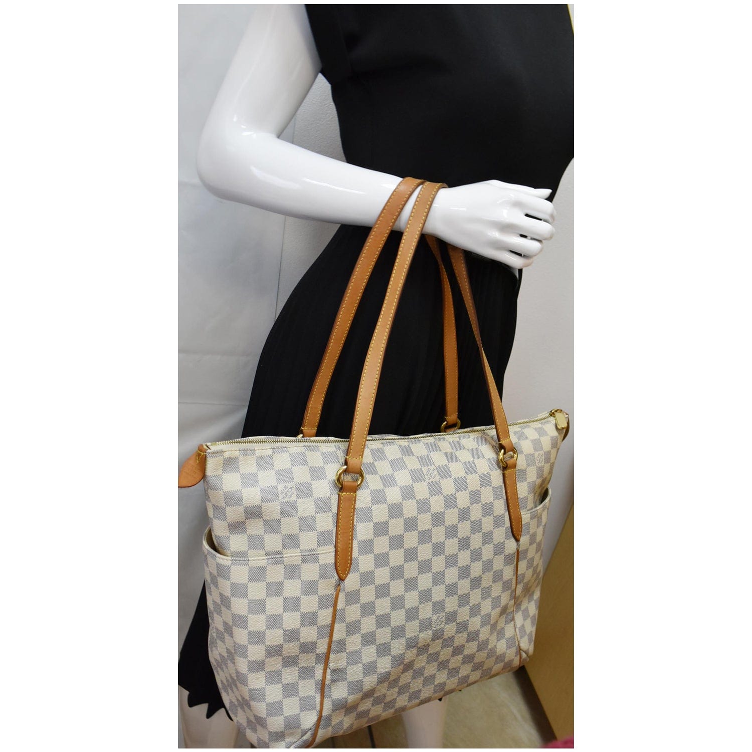 Louis Totally Gm Damier Azur Shoulder Bag White