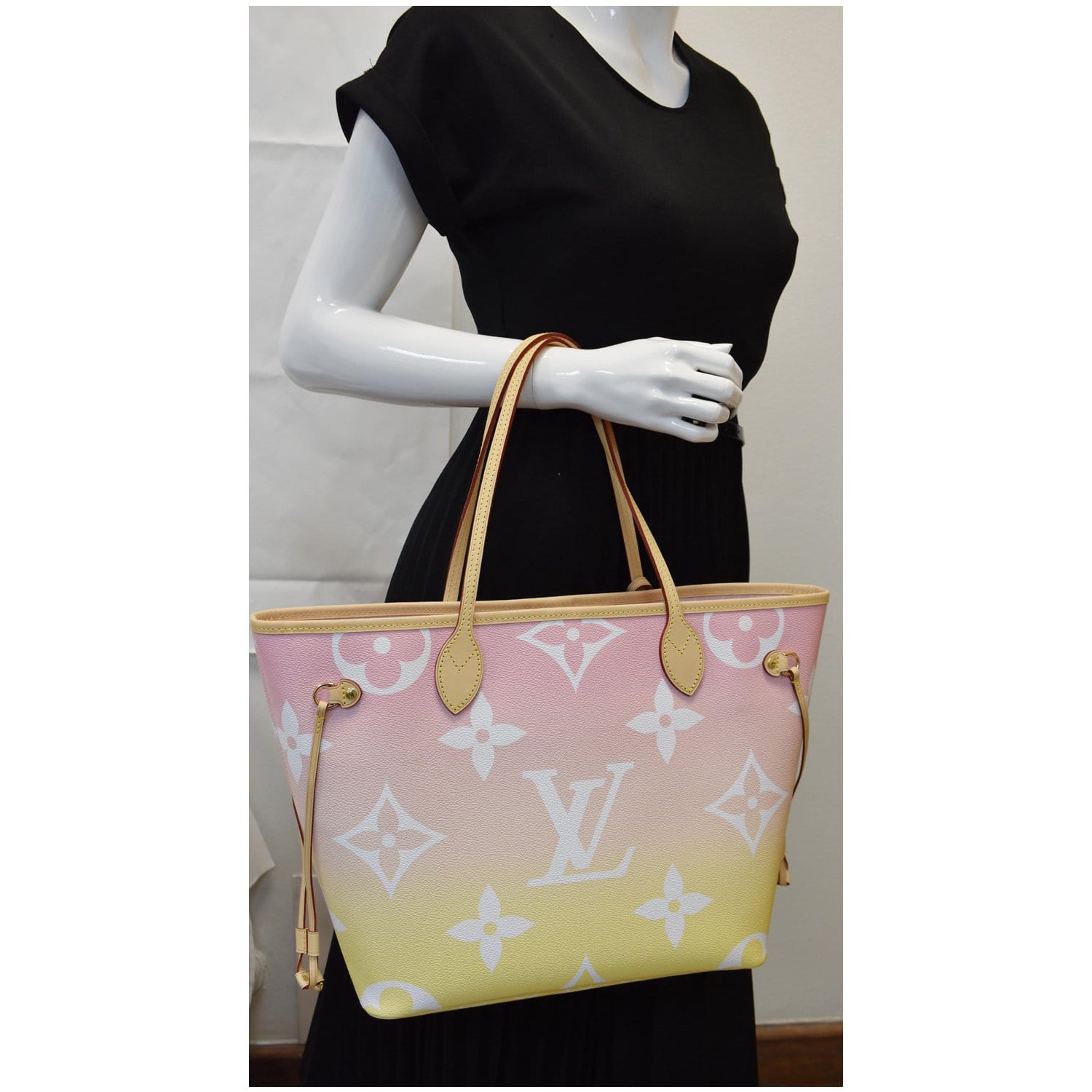 Louis Neverfull Mm Pool Giant Tote Shoulder Monogram Pink Shoulder Bag Pink 1