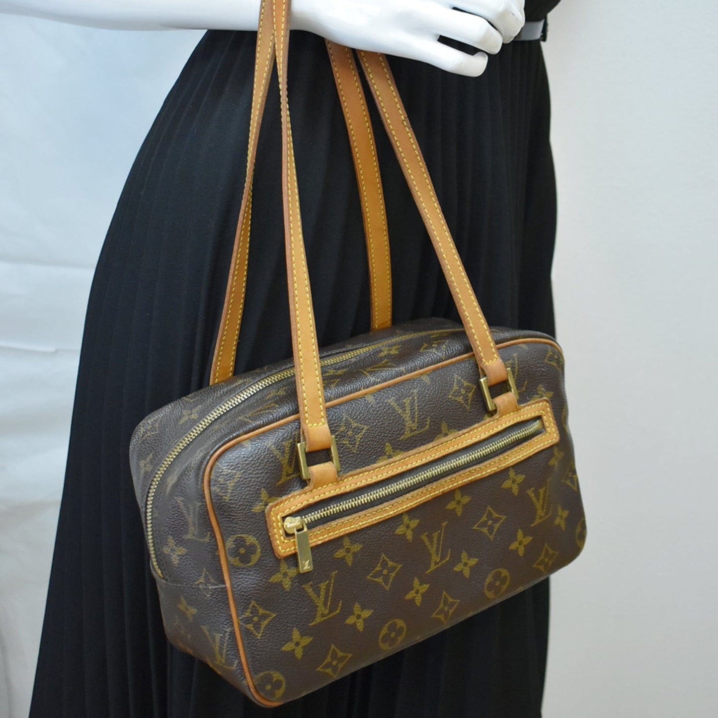 Louis Cite Mm Shoulder Bag Canvas Monogram Bag Brown
