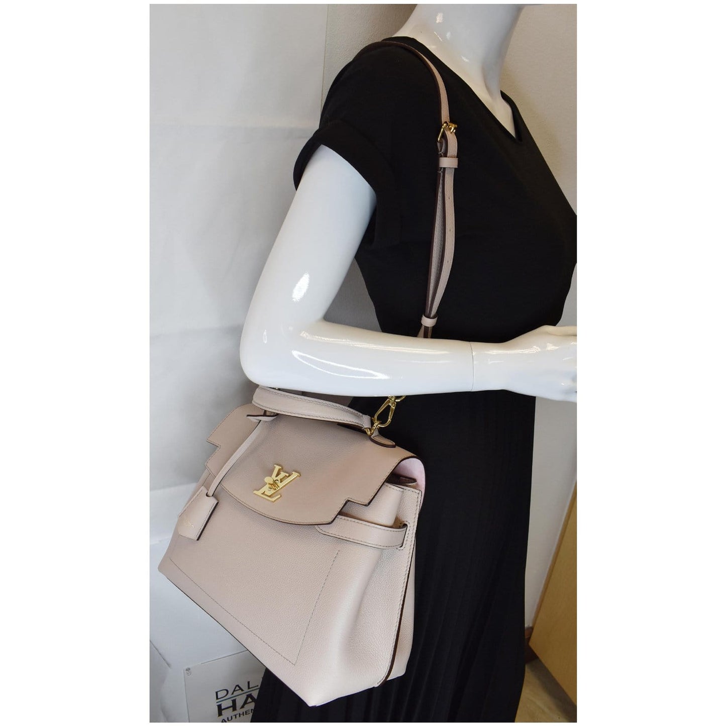 Louis Vuitton Lockme Ever Mm Pebbled Shoulder Bag Greige Leather