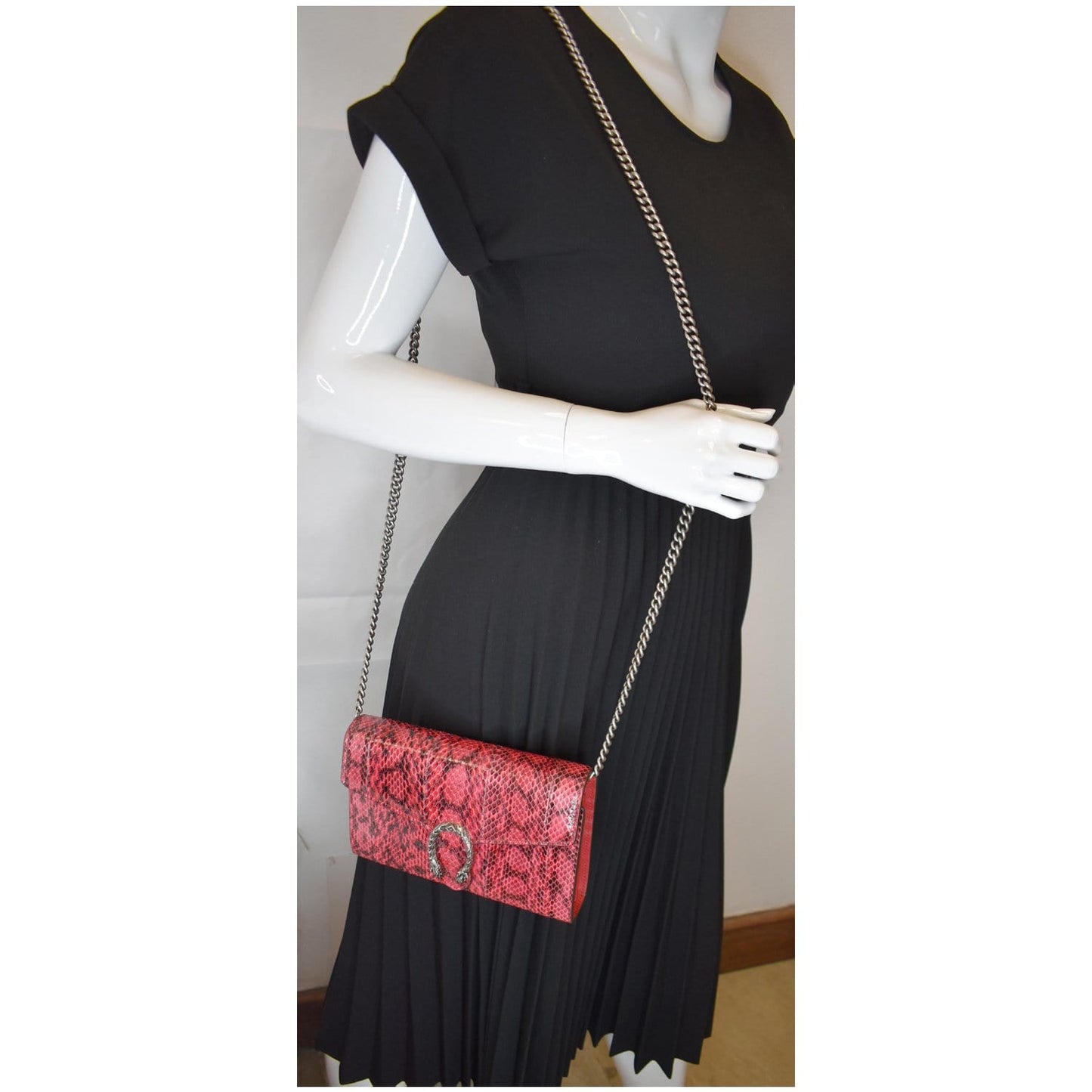 Gucci Dionysus Python Crossbody Chain Wallet Leather Red Crossbody Bag Red 401231