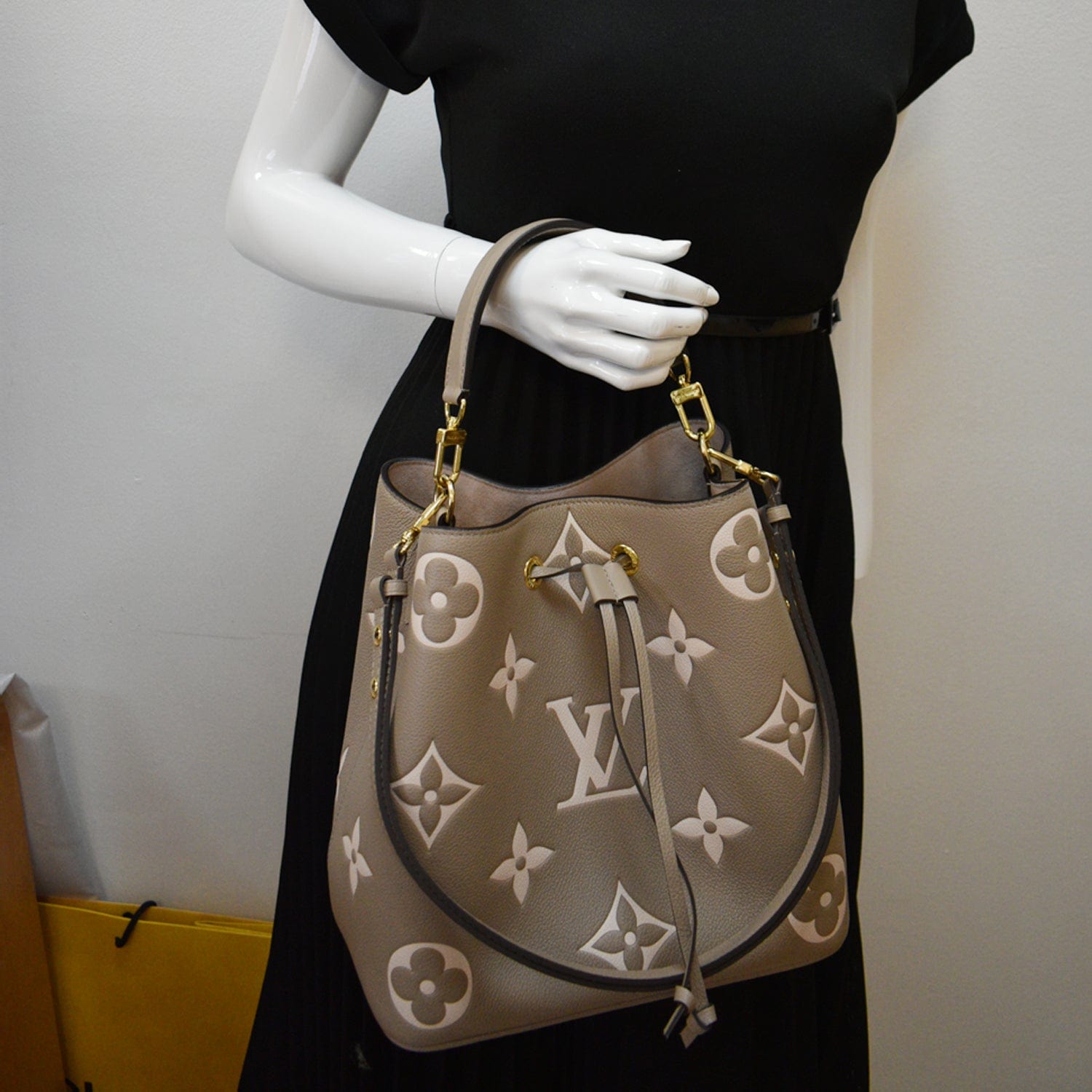 Louis Neonoe Mm Bicolor Empreinte Shoulder Bag Monogram Cream
