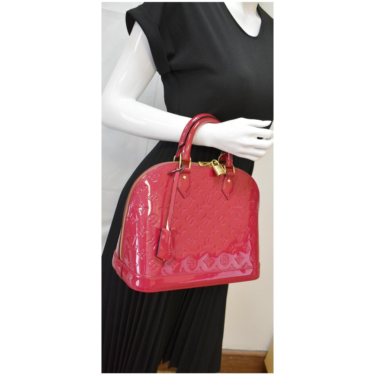 Louis Alma Pm Vernis Satchel Bag Monogram Red Travel Bag