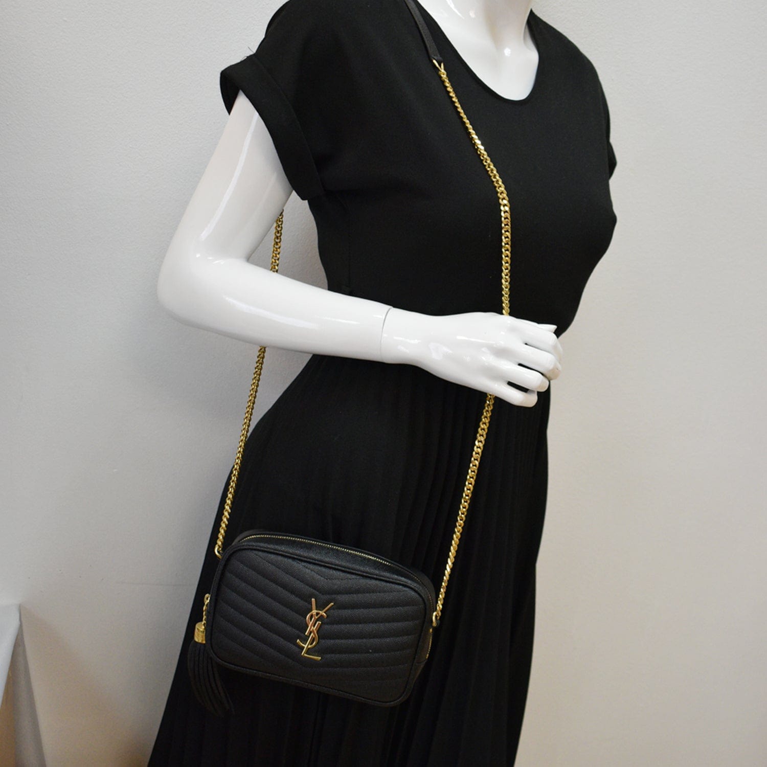 YSL Saint Laurent Saint Lou Grain De Poudre Camera Bag Black Mini Crossbody Bag