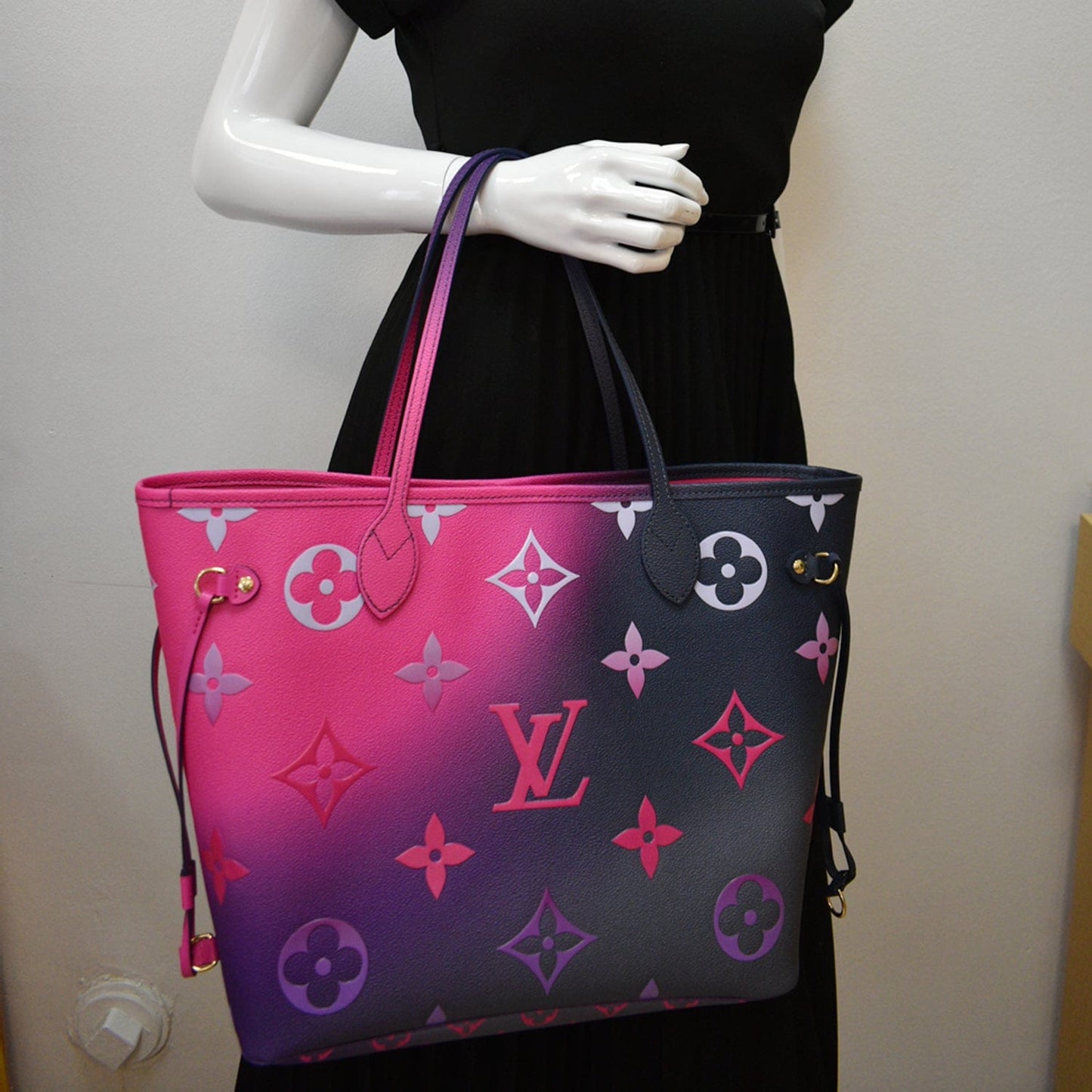Louis Neverfull Mm Tote Bag Midnight Fuchsia Canvas Monogram