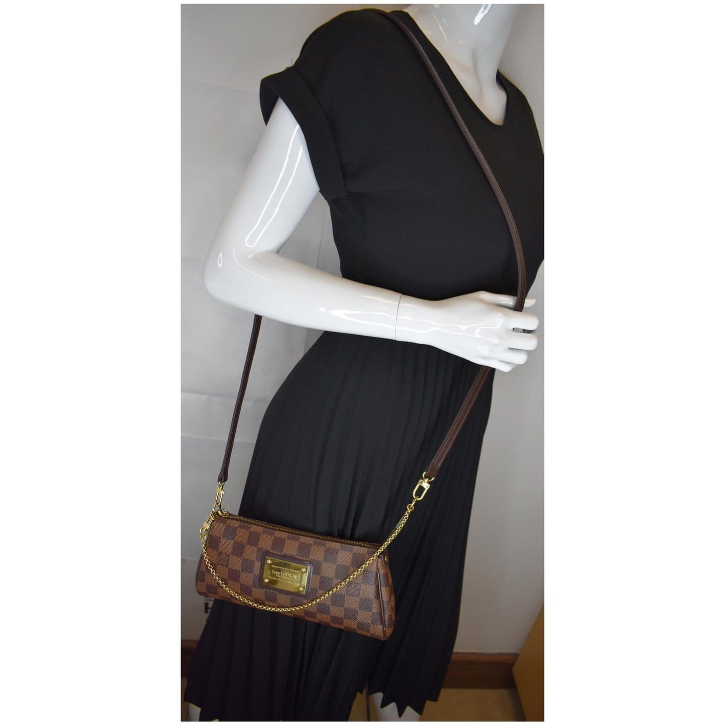 Louis Pochette Eva Damier Ebene Clutch Crossbody Brown Crossbody Bag