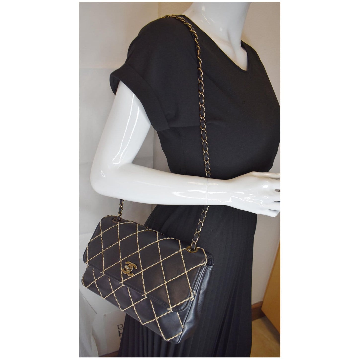 Chanel Wild Stitch Calfskin Shoulder Bag Quilted Black