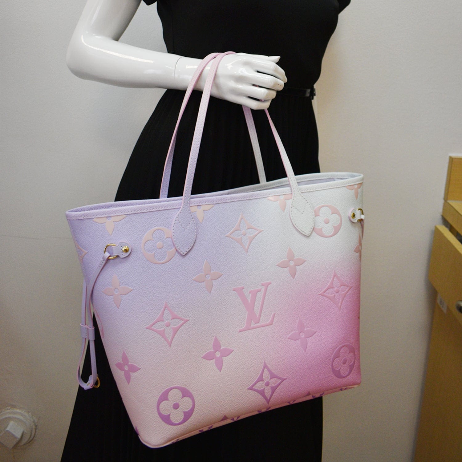Louis Neverfull Mm Tote Bag Sunrise Pastel Canvas Monogram