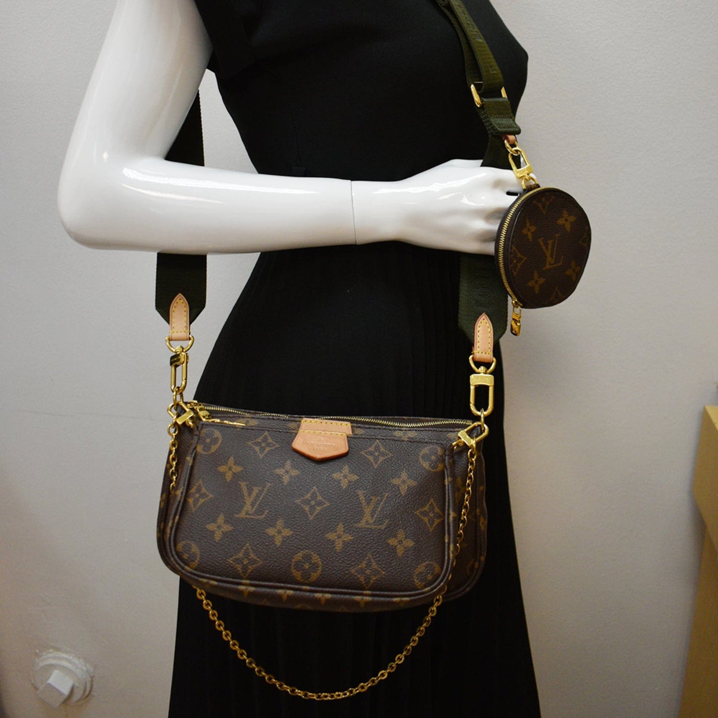 Louis Multi Pochette Accessories Shoulder Bag Khaki Brown